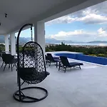 וילה Orao Kaštel Novi