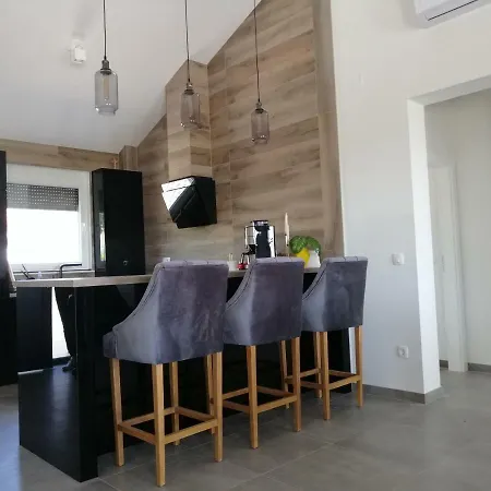 Orao Kaštel Novi