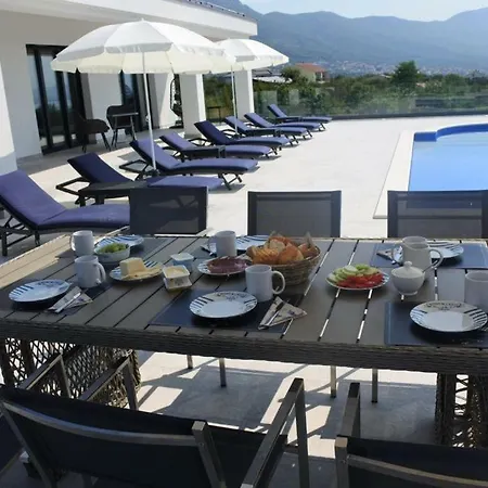 Orao Villa Kaštel Novi