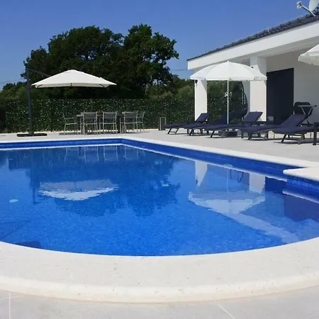 Villa Orao *