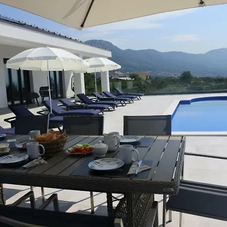 Orao Kaštel Novi