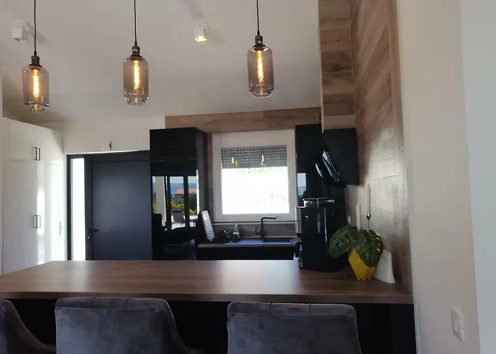 Orao Kaštel Novi