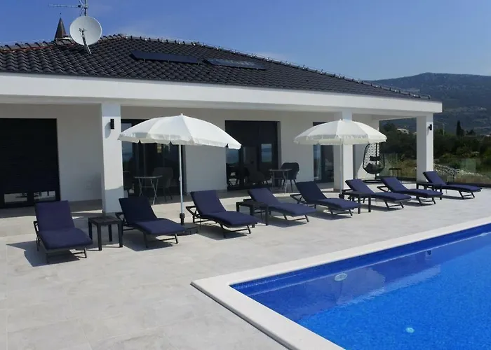Orao Kaštel Novi