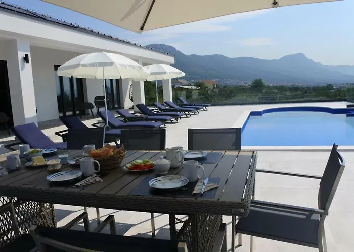 Orao Kaštel Novi