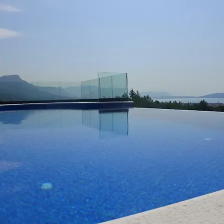 Orao Villa